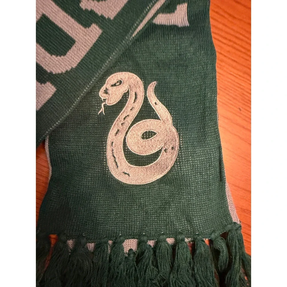 Universal Studios Harry Potter Slytherin Reversible Knit Scarf Snake Green Gray